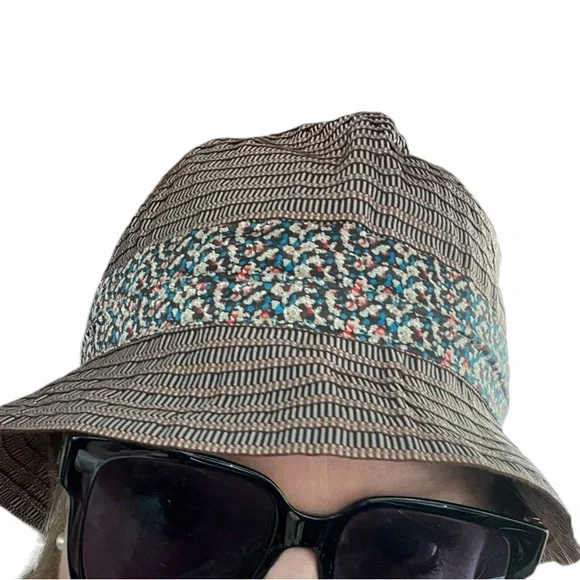 Grevi bucket hat. Made in Italy. 
Vintage and Vacation Ready!! - Picture 3 of 6